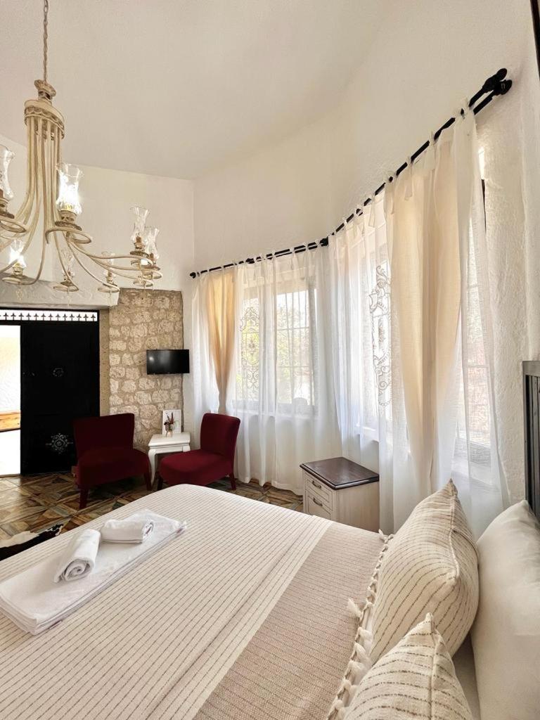 Alacati Albatross Hotel Bagian luar foto